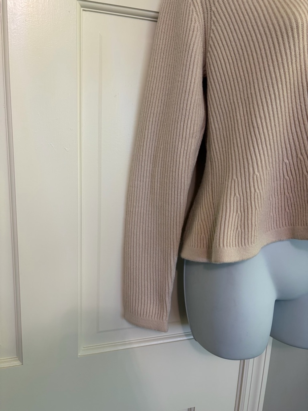 Jessica Simpson Cream Ribbed V-Neck Button Cardigan - Picture 3 of 5